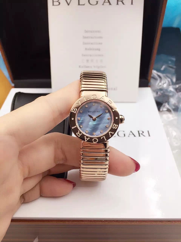 ブルガリ時計正面デザイン